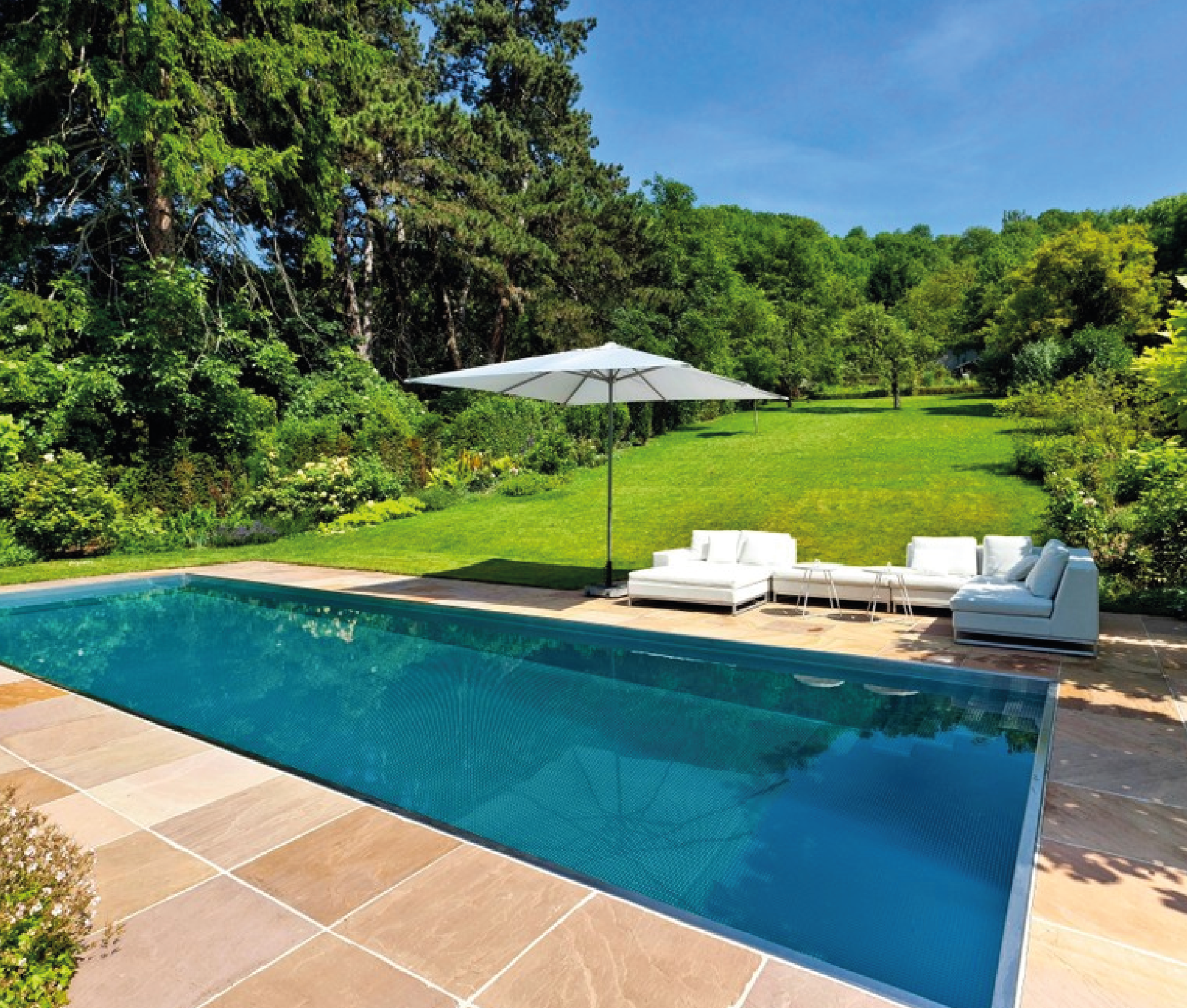 Pose de carrelage extérieur Lyon terrasse piscine — HNT RENOV